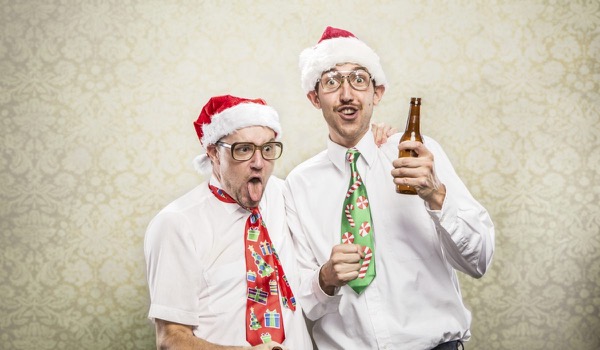 How to (Secretly) Stay Sober at a Party How to (Secretly) Stay Sober at a Party